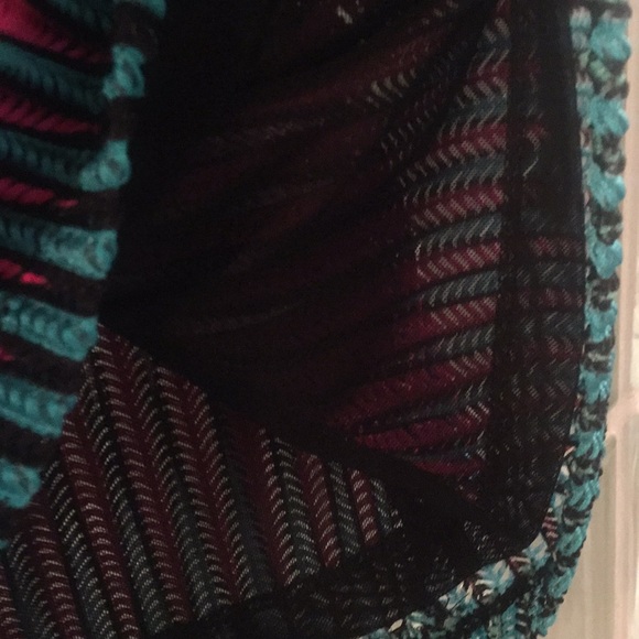 Multi-Color Wing Sleeve Top - Picture 5 of 6